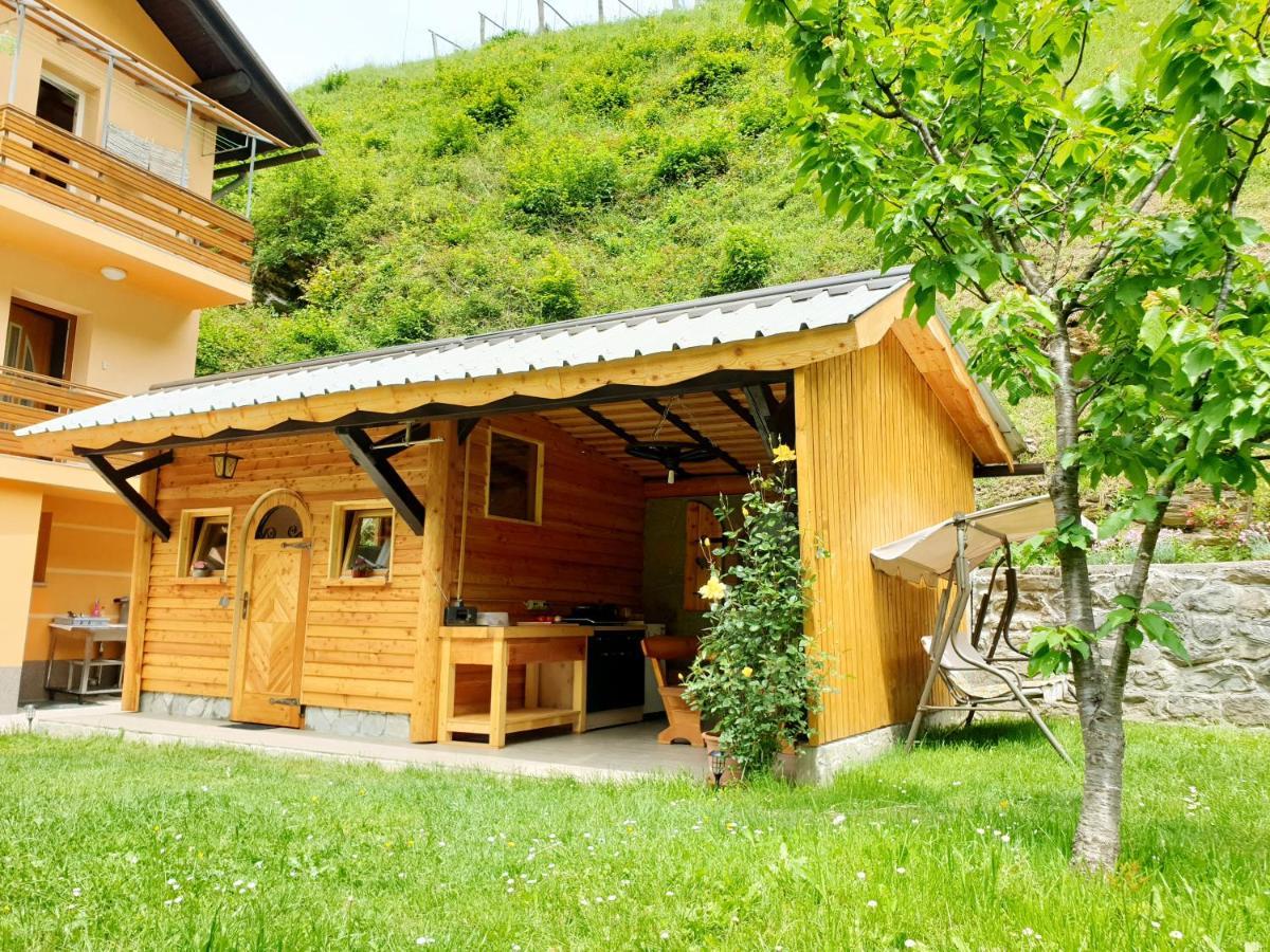 Apartment And Garden House Among The Mountains Podbrdo Esterno foto