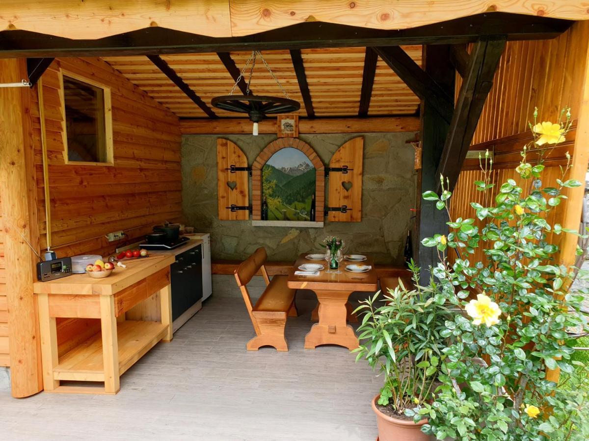 Apartment And Garden House Among The Mountains Podbrdo Esterno foto